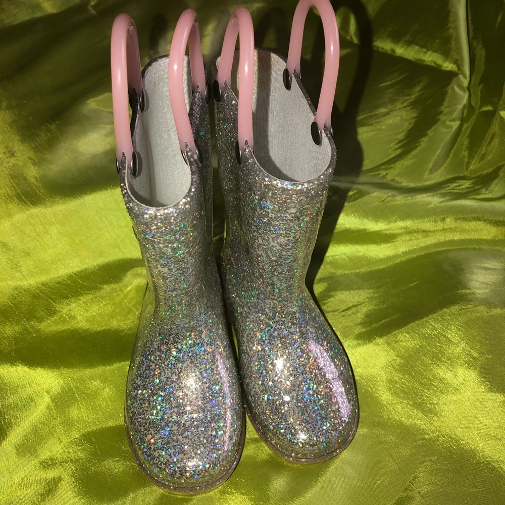 Light up rain-boots ✨